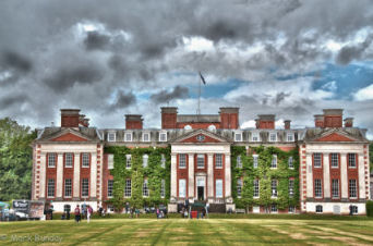 Hursley House2.jpg - 33650 Bytes